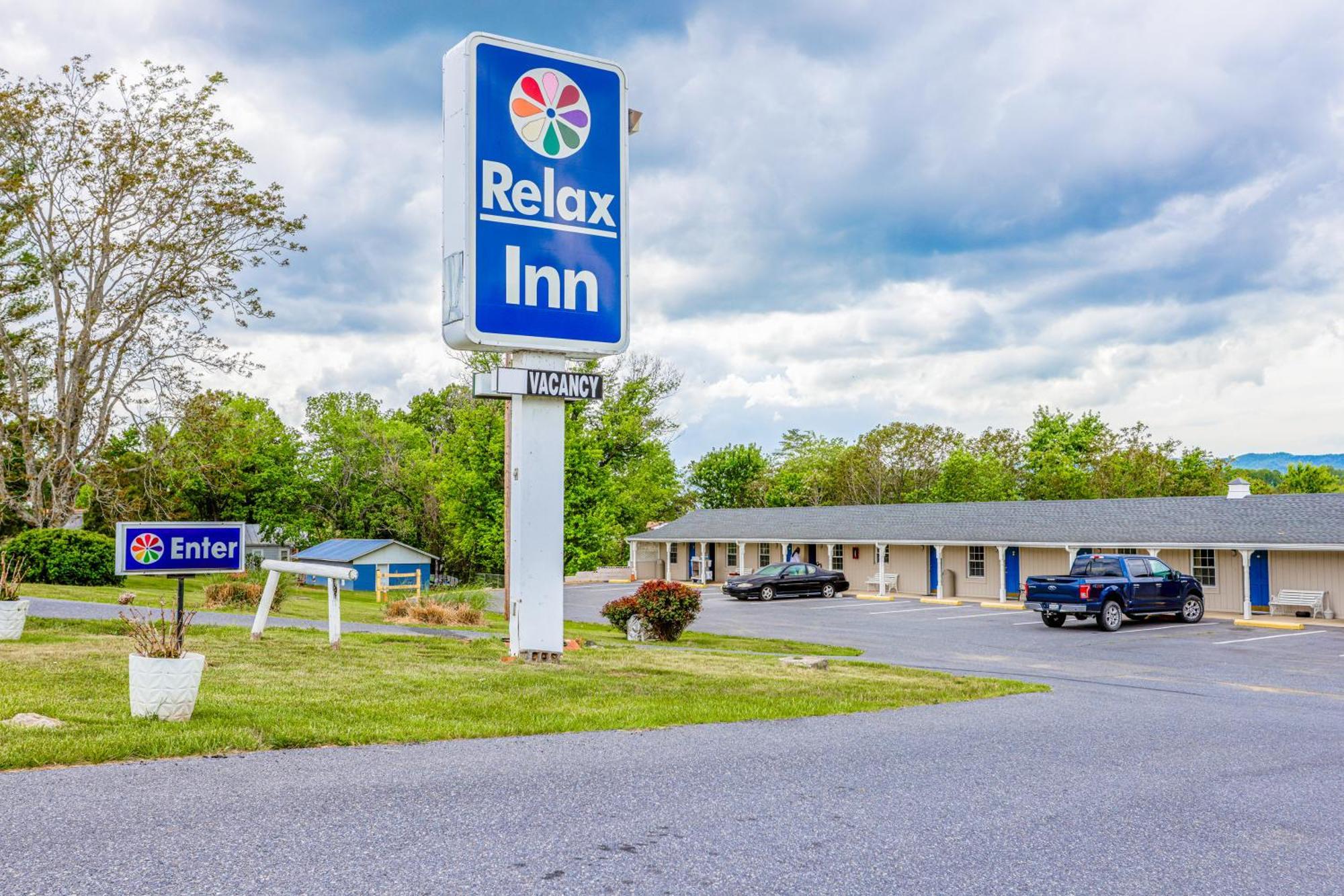 Relax Inn By Oyo Natural Bridge I-81 ภายนอก รูปภาพ